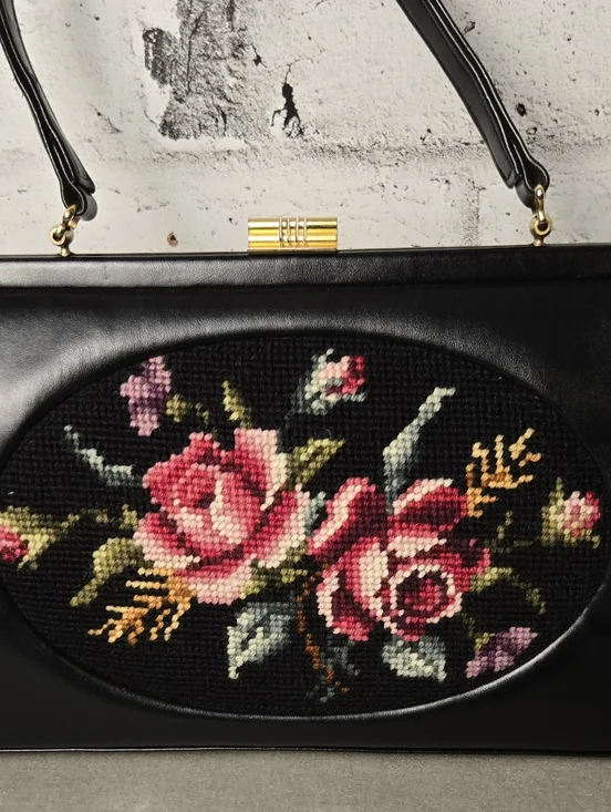 Vintage Needlepoint Rose Handbag Black Frame Kiss Lock Floral Purse - Picture 2 of 13
